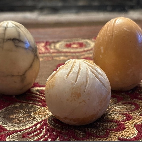 Carved Stone Owl Figurines - Picture 3 of 9